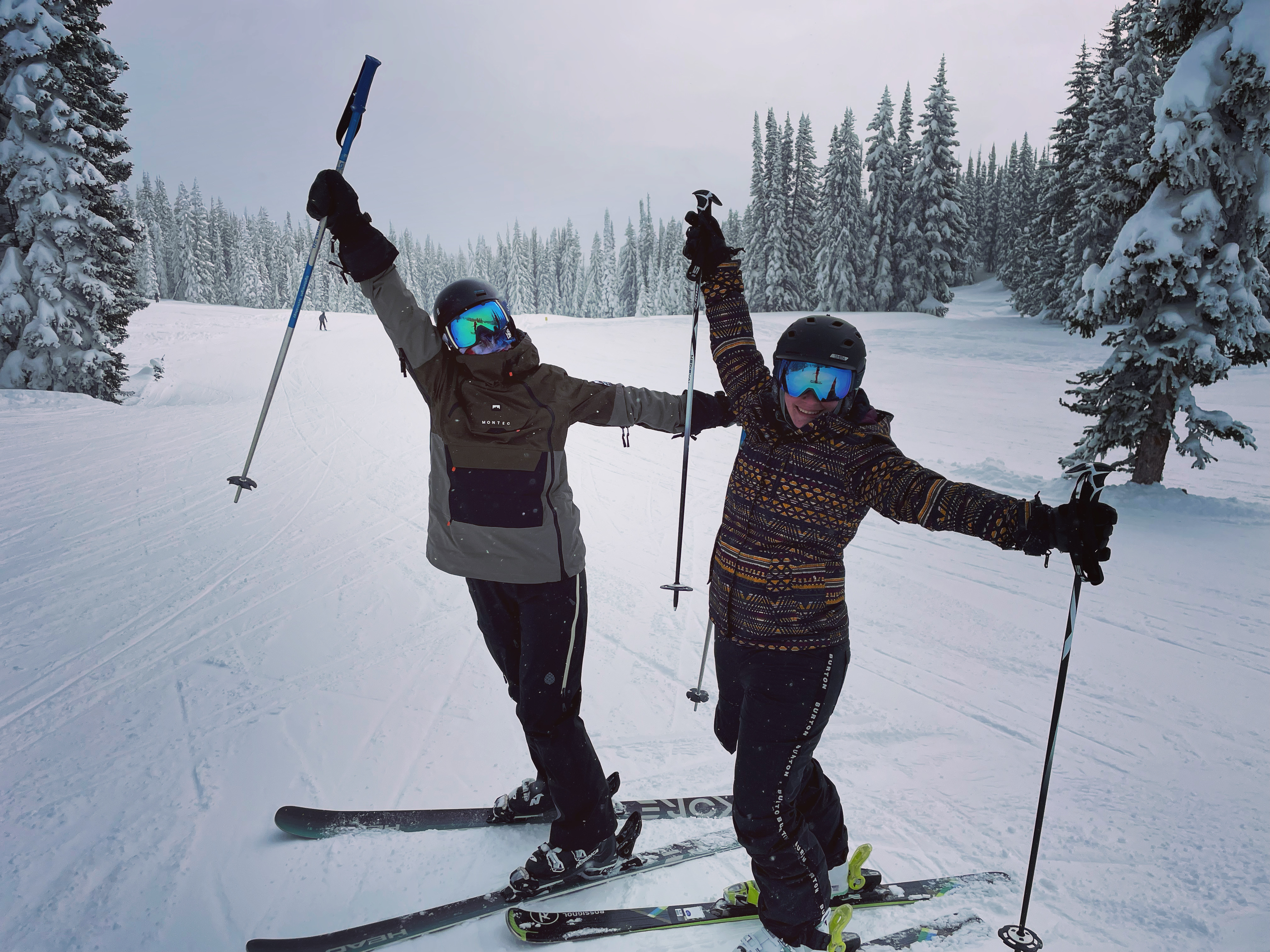 posing during skiing with friends